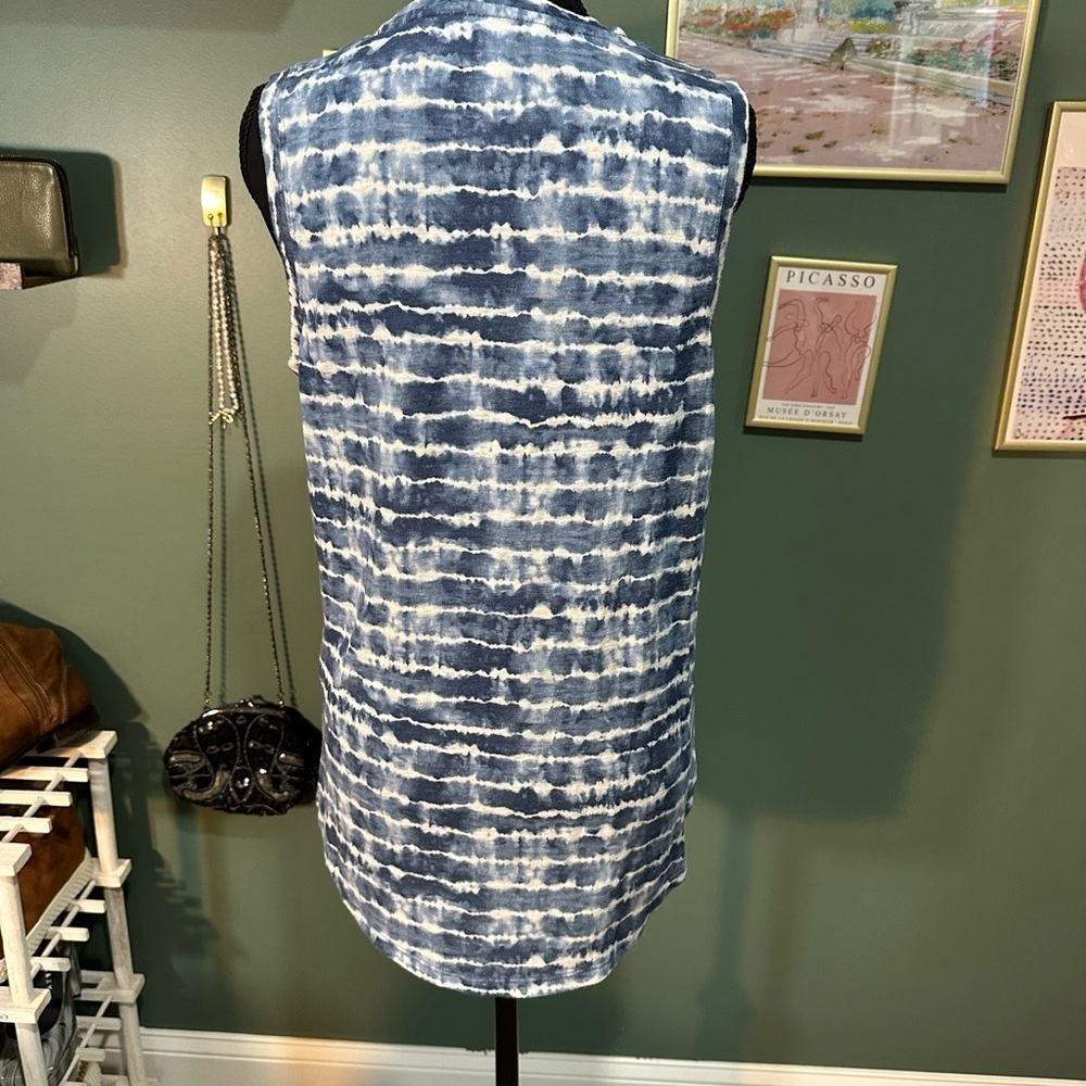 Athleta Tie Dye Sleeveless Tank Top in Navy and White Size M😻 - Picture 4 of 4